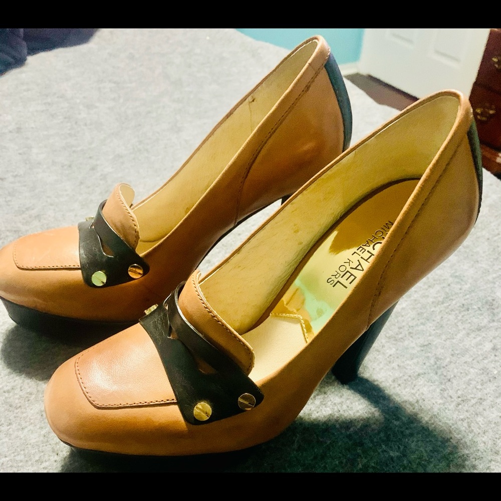 Pumps - Picture 3 of 6